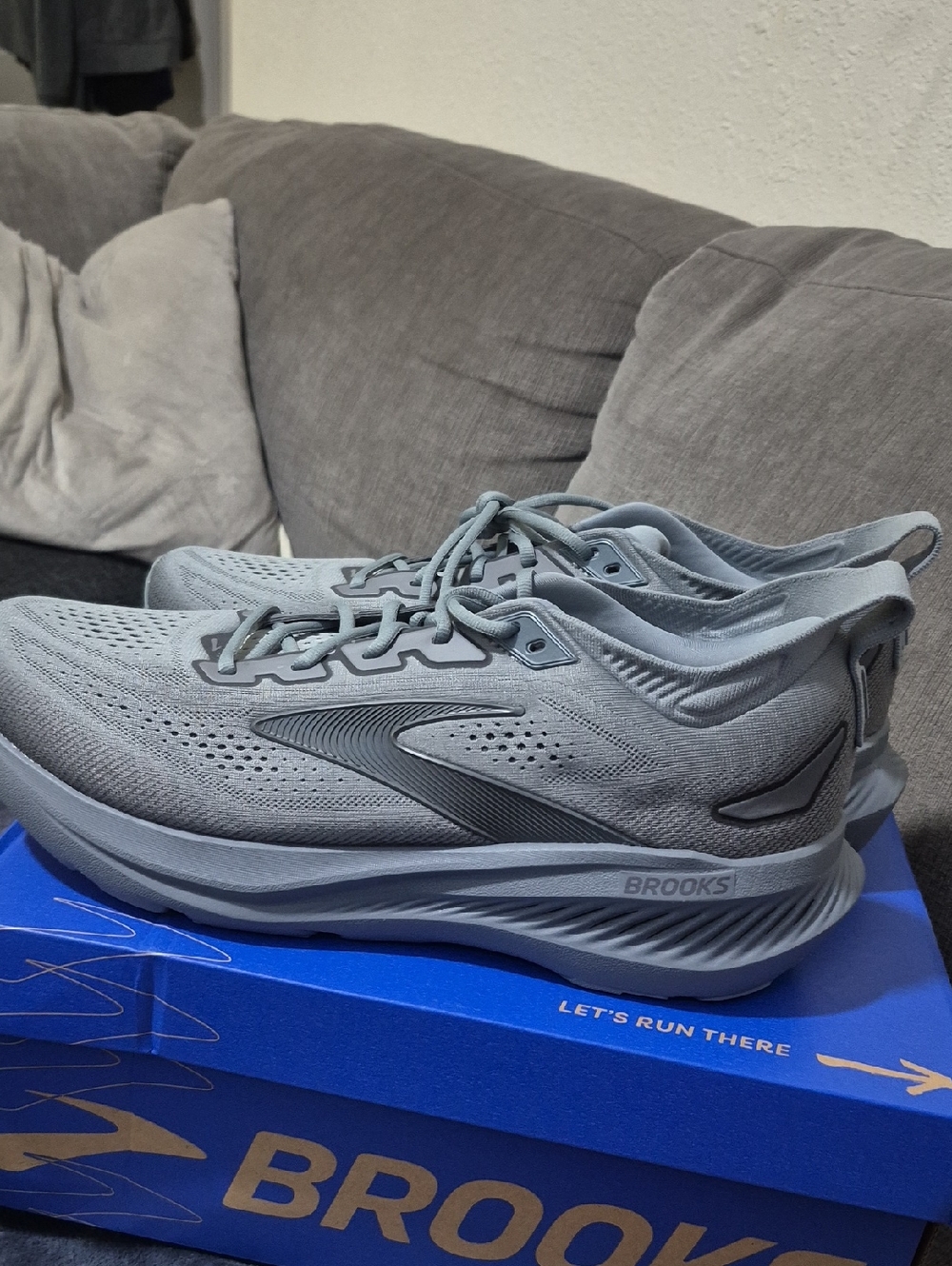 Brooks Glycerin 23 Men’s Size 12.5 Light Gray Running Shoes NWT